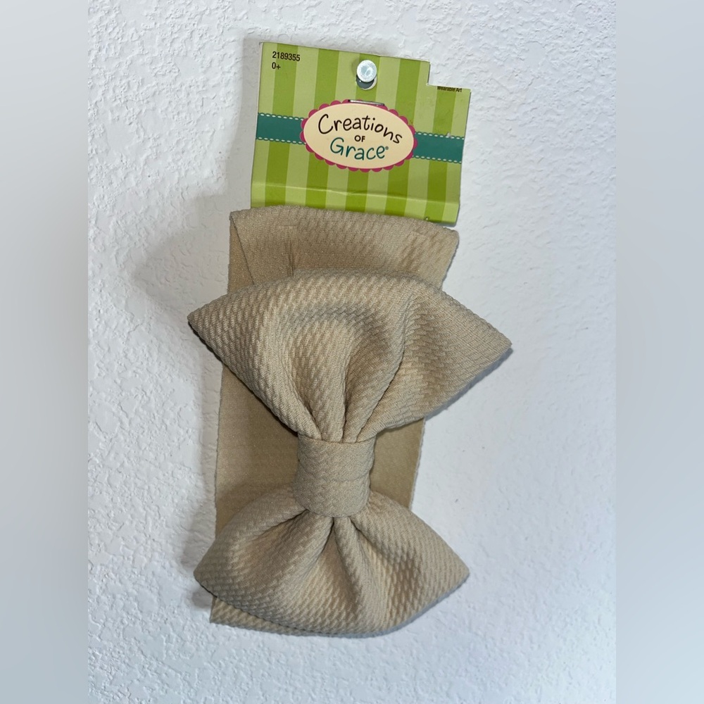 Creations of Grace Stretch Newborn Headband Beige Fabric Bow NWT 0+ Months